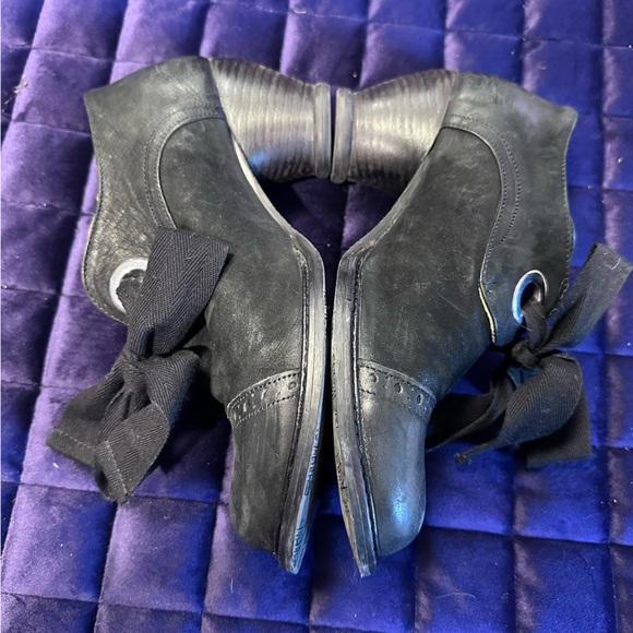 Fluevog East End Templeton Single Eyelet Lace-Up Shoe in Black 🖤 - Picture 7 of 11